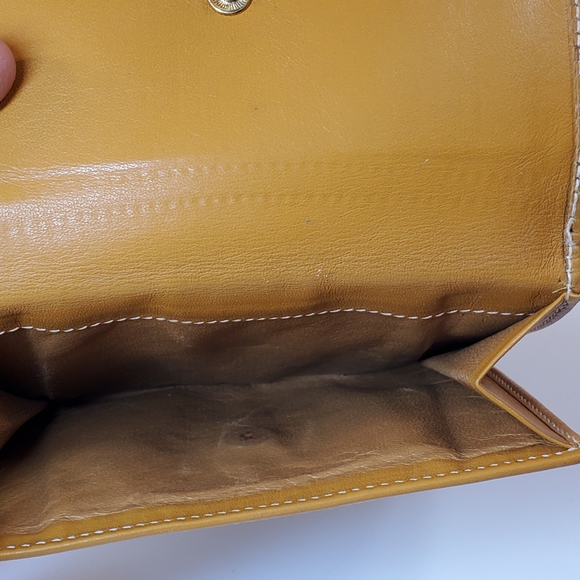 Vintage Gucci bifold wallet - Picture 8 of 12